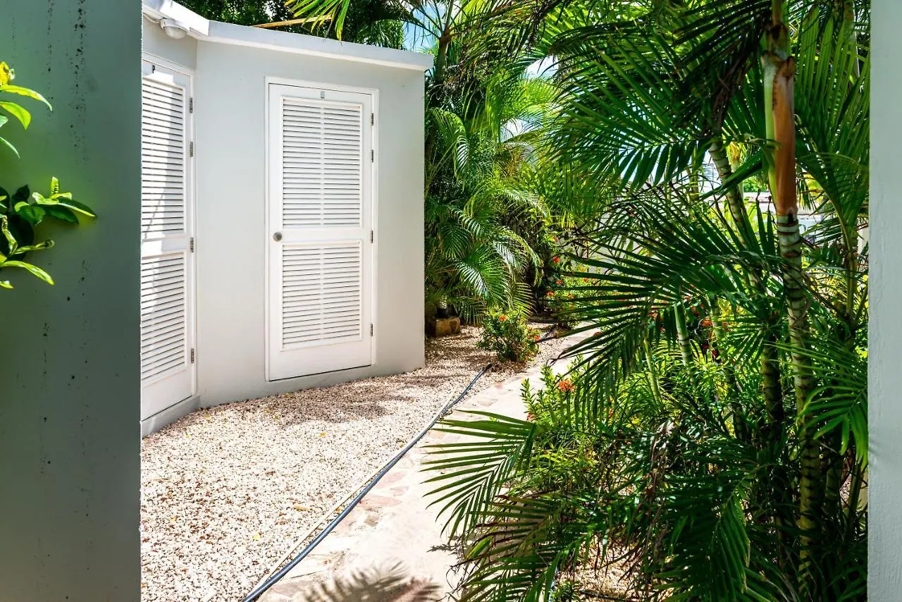 Luxury Seafront 4P Large Ground Floor Apartment Playa 0*,  Bonaire, Sint Eustatius en Saba